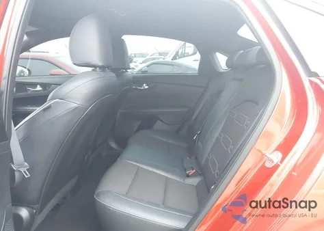 2020 Kia Forte Gt-Line z USA, uszkodzony, nr VIN 3KPF34AD9LE256451